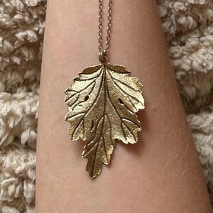 Gold Tone Maple Leaf Pendant Necklace